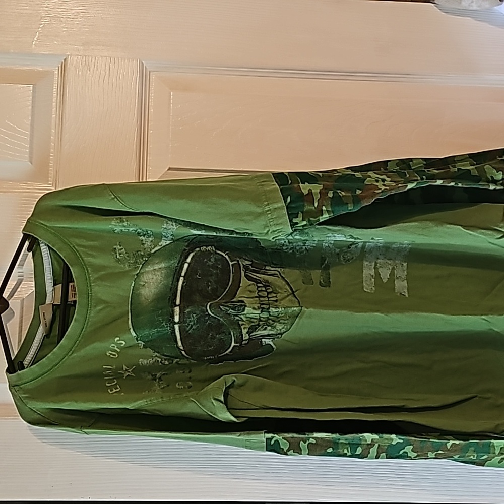 Youth Ling sleeve shirt